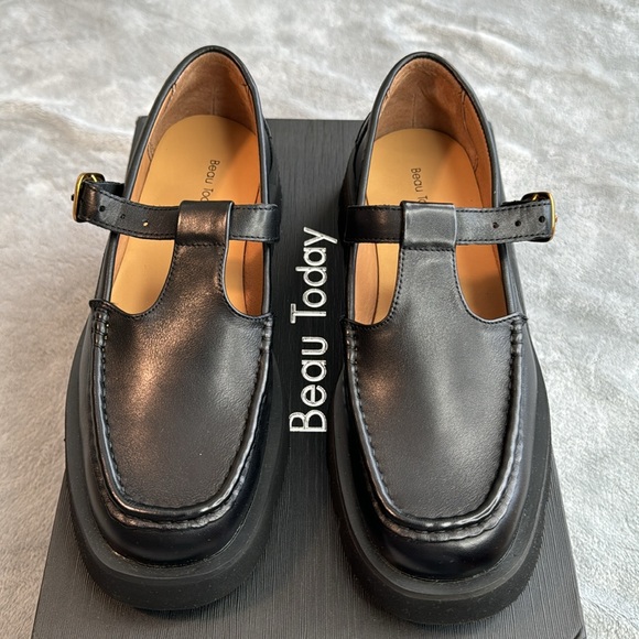 🎯NWB Beau Today Genuine Cow Leather T-Strap Loafers Black Size 6 - Picture 1 of 12